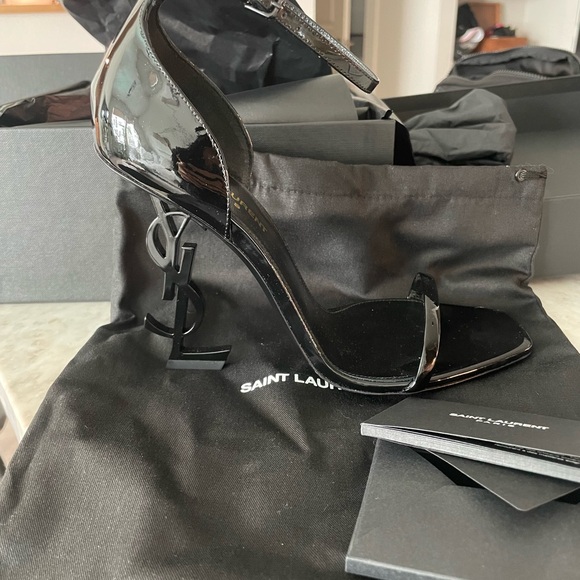 NEW Beautiful Saint Laurent heels! - Picture 4 of 5